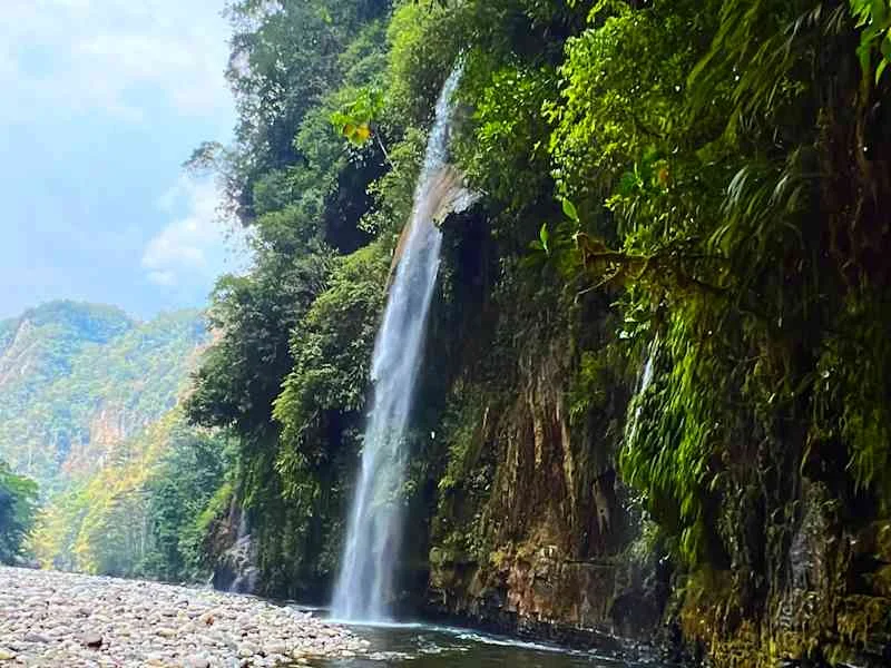 Catarata del Río Derrepente