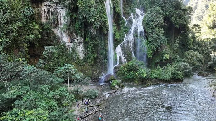 Catarata del Río Derrepente